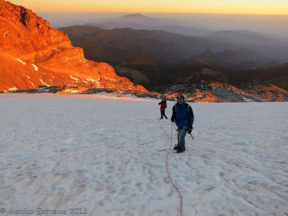 Subindo a geleira do Pico Orizaba, maior montanha do México (foto de Mexico Extreme)